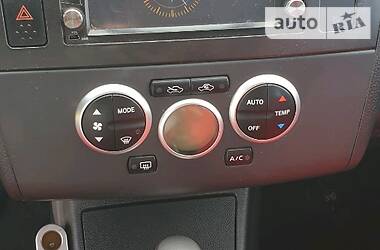 Седан Nissan TIIDA 2011 в 