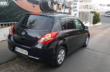 Хэтчбек Nissan TIIDA 2010 в Одессе