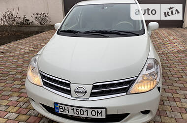 Хэтчбек Nissan TIIDA 2010 в Одессе