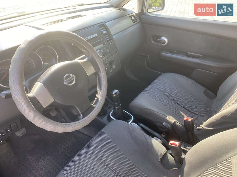 Хэтчбек Nissan TIIDA 2012 в Первомайске