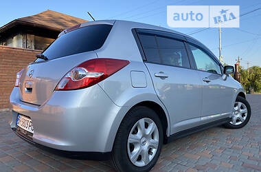 Хэтчбек Nissan TIIDA 2010 в Одессе