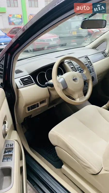 Nissan TIIDA