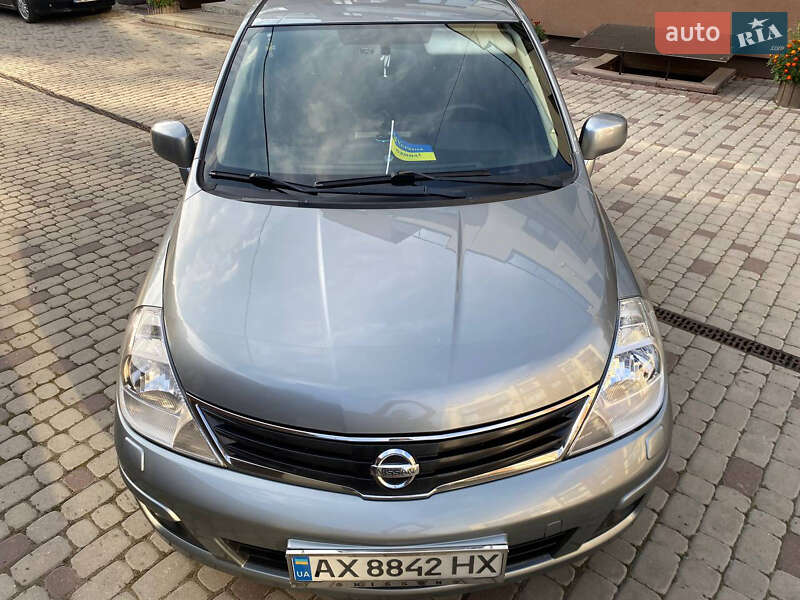 Хэтчбек Nissan TIIDA 2011 в Коломые