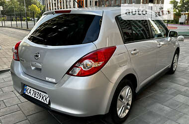 Хэтчбек Nissan TIIDA 2012 в Киеве