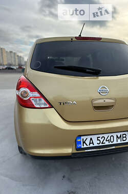 Хэтчбек Nissan TIIDA 2011 в Киеве