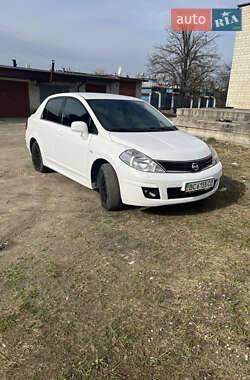 Седан Nissan TIIDA 2011 в Львове