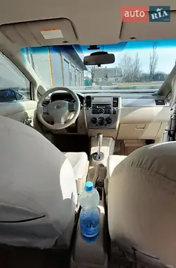 Nissan TIIDA 2007