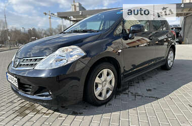 Хэтчбек Nissan TIIDA 2011 в Киеве