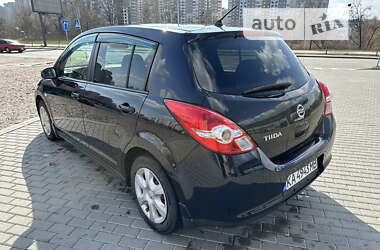 Хэтчбек Nissan TIIDA 2011 в Киеве