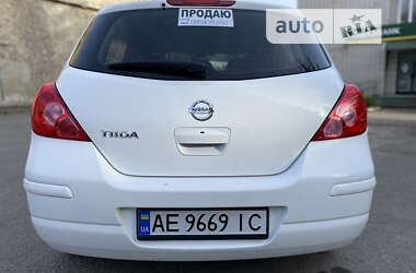 Хэтчбек Nissan TIIDA 2011 в Соленом