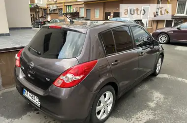 Nissan TIIDA 2009
