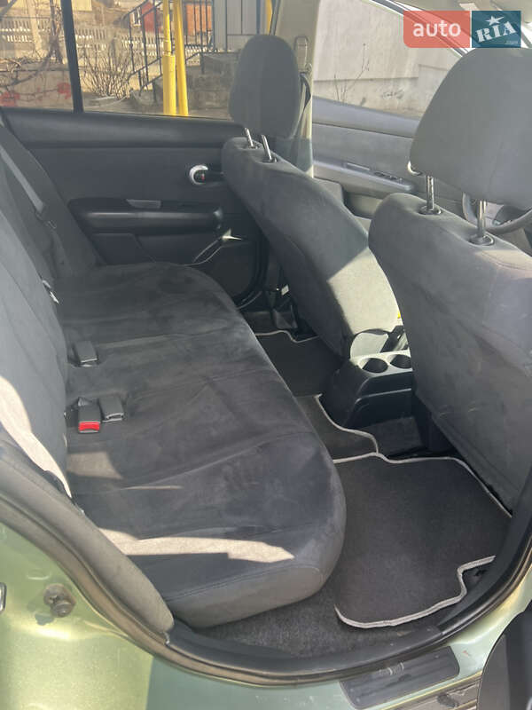 Хэтчбек Nissan TIIDA 2008 в Хмельницком