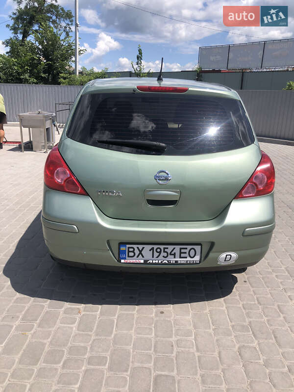 Хэтчбек Nissan TIIDA 2008 в Хмельницком