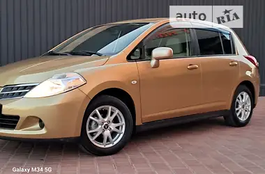 Nissan TIIDA 2010