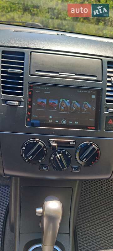 Хетчбек Nissan TIIDA 2008 в Ладижині