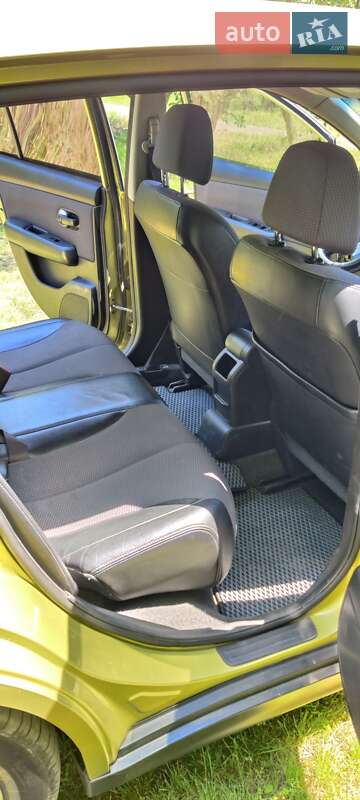 Хетчбек Nissan TIIDA 2008 в Ладижині