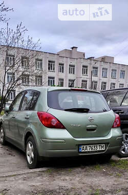 Хэтчбек Nissan TIIDA 2008 в Киеве