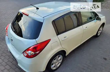 Nissan TIIDA 2010