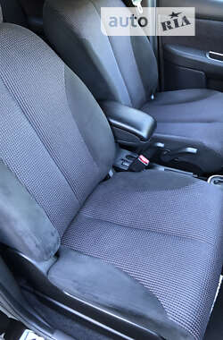 Хэтчбек Nissan TIIDA 2011 в 