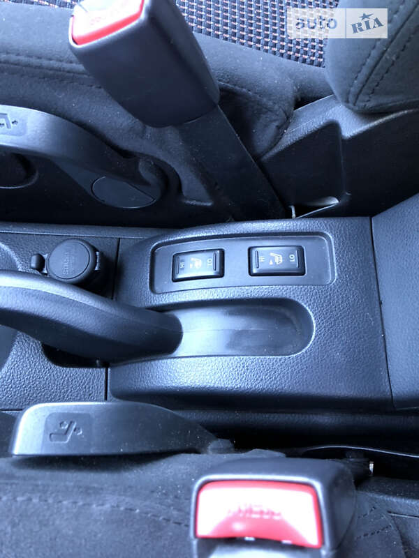 Хэтчбек Nissan TIIDA 2011 в Львове