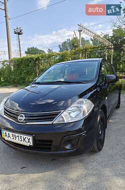 Хэтчбек Nissan TIIDA 2011 в 
