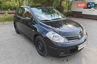 Хэтчбек Nissan TIIDA 2011 в 