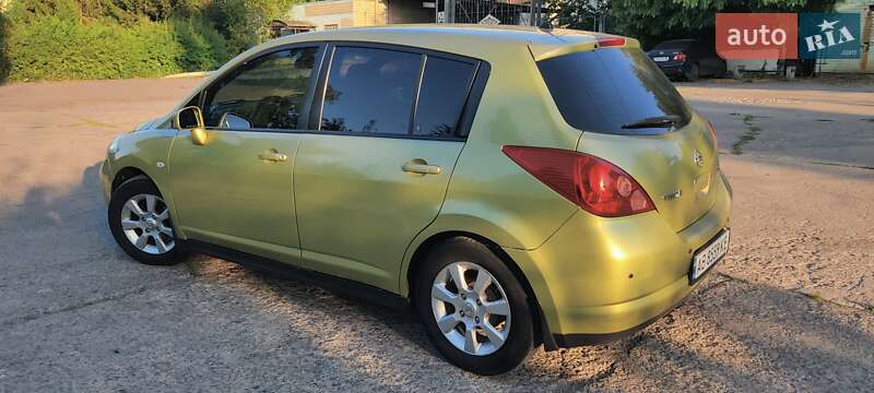 Хетчбек Nissan TIIDA 2008 в Ладижині