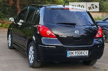 Хэтчбек Nissan TIIDA 2011 в Трускавце