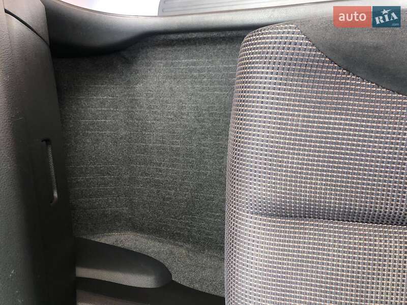 Хэтчбек Nissan TIIDA 2011 в Обухове