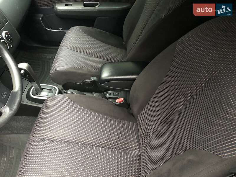 Хэтчбек Nissan TIIDA 2011 в Обухове