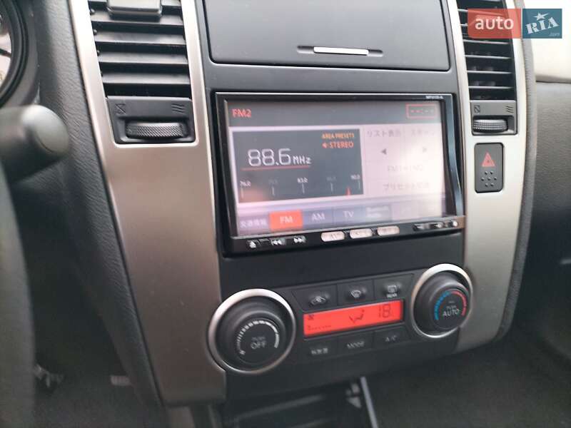 Седан Nissan TIIDA 2012 в Львове