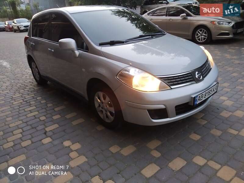 Nissan TIIDA 2008