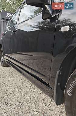 Хэтчбек Nissan TIIDA 2011 в 