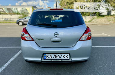 Хетчбек Nissan TIIDA 2012 в 
