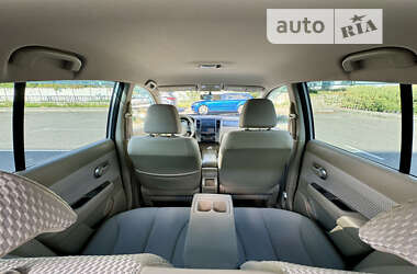 Хетчбек Nissan TIIDA 2012 в 