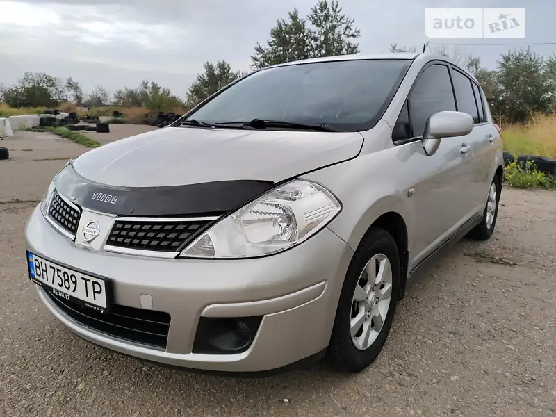 Nissan TIIDA 2006