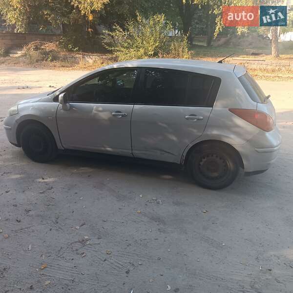 Хэтчбек Nissan TIIDA 2008 в Львове