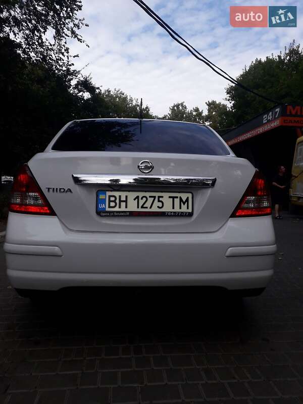 Седан Nissan TIIDA 2008 в Києві