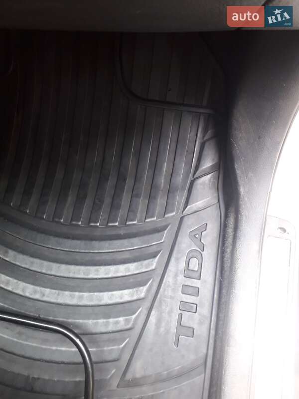 Седан Nissan TIIDA 2008 в Києві