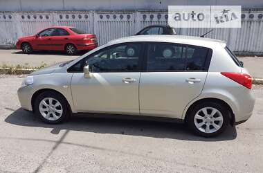 Хэтчбек Nissan TIIDA 2008 в Киеве