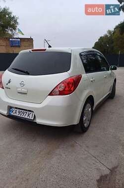 Хэтчбек Nissan TIIDA 2012 в 