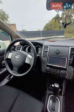 Хэтчбек Nissan TIIDA 2012 в 