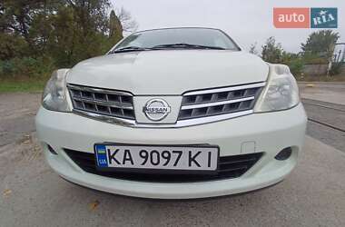 Хэтчбек Nissan TIIDA 2012 в 