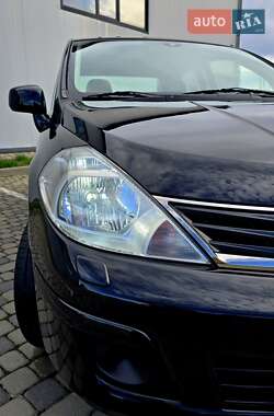 Седан Nissan TIIDA 2010 в Івано-Франківську