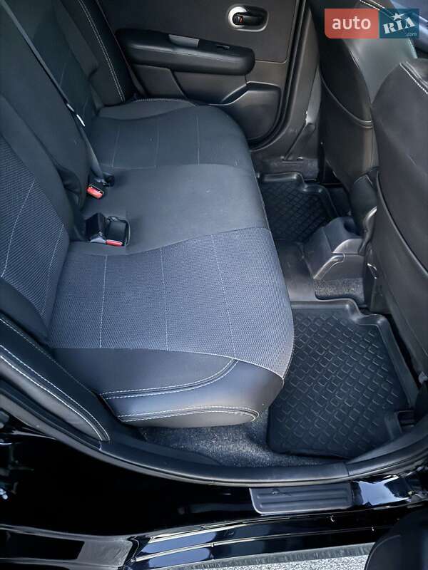 Хетчбек Nissan TIIDA 2012 в Кам'янському