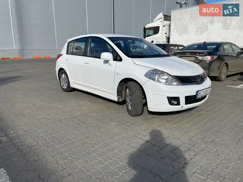 Nissan TIIDA