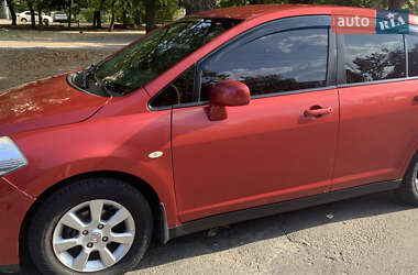 Хэтчбек Nissan TIIDA 2008 в Запорожье