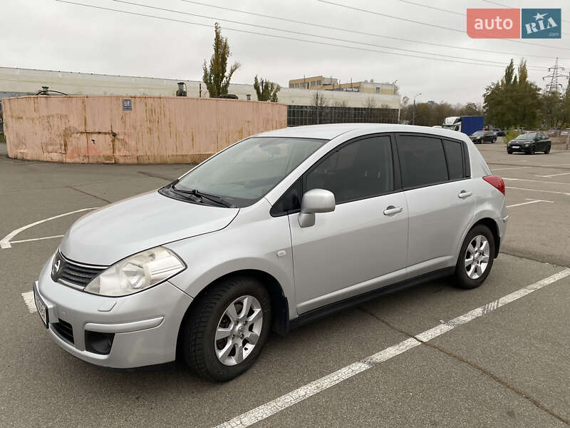 Хетчбек Nissan TIIDA 2008 в Києві