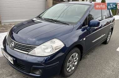 Седан Nissan TIIDA 2010 в Києві