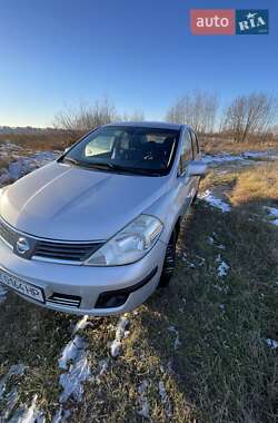 Седан Nissan TIIDA 2008 в Ровно